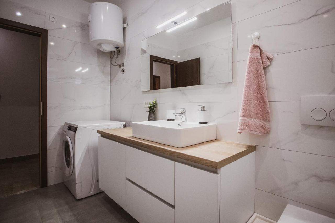 Comfort Sea View Apartment Dugi Rat Exterior foto